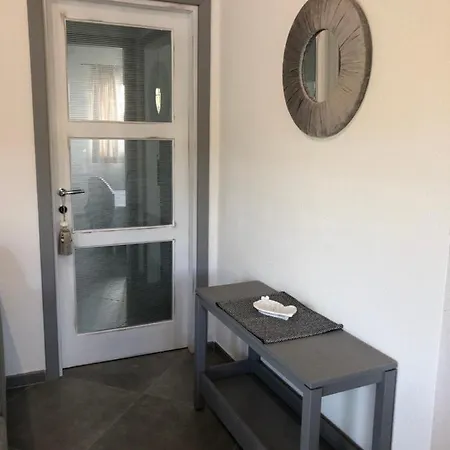 Maralai Semesterbostad